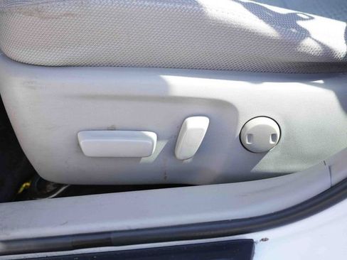Used 2012 Toyota Camry LE FWD image 21