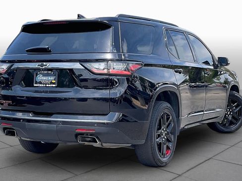 Used 2021 Chevrolet Traverse Premier w/ Redline Edition FWD image 13