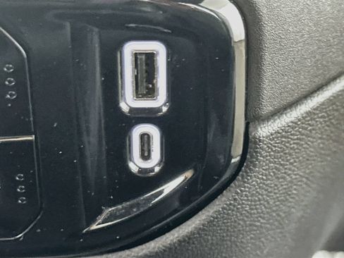 Used 2025 GMC Sierra 1500 SLT RWD image 35