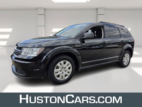 Used 2020 Dodge Journey SE image 1