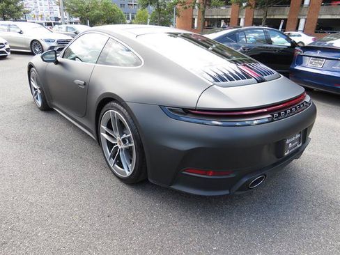 Used 2025 Porsche 911 Carrera RWD image 2