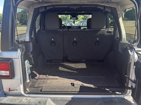 Used 2024 Jeep Wrangler Unlimited Sport AWD/4WD image 7