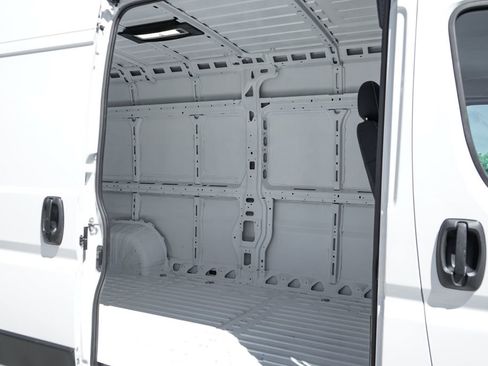 Used 2024 RAM ProMaster 2500 w/ Safety Group FWD image 14