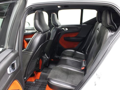 Used 2019 Volvo XC40 T5 R-Design AWD/4WD image 21