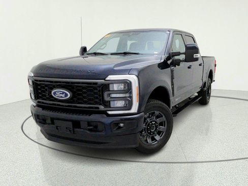 Used 2023 Ford F250 Lariat w/ Sport Appearance Package AWD/4WD image 2