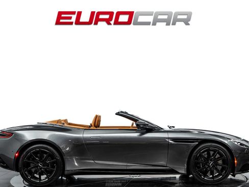 Used 2019 Aston Martin DB11 Volante RWD image 8