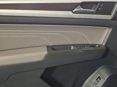 Used 2023 Volkswagen Atlas SE image 14