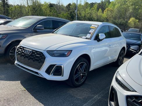 Used 2025 Audi Q5 e Premium Plus image 1