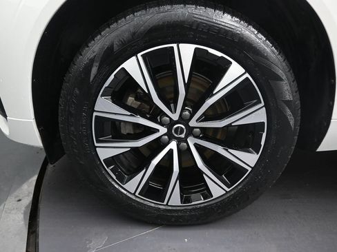 Certified 2024 Volvo XC60 B5 Core w/ Protection Package Premier AWD/4WD image 10