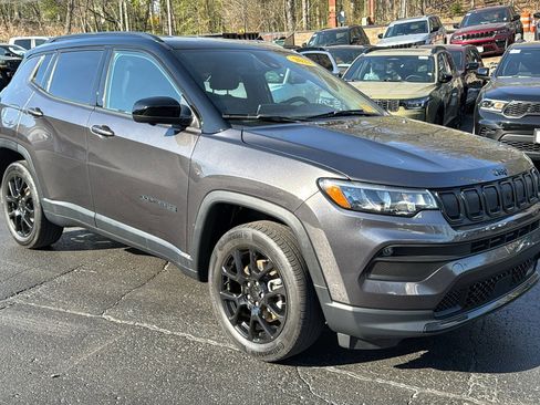 Used 2022 Jeep Compass Latitude w/ Convenience Group AWD/4WD image 11