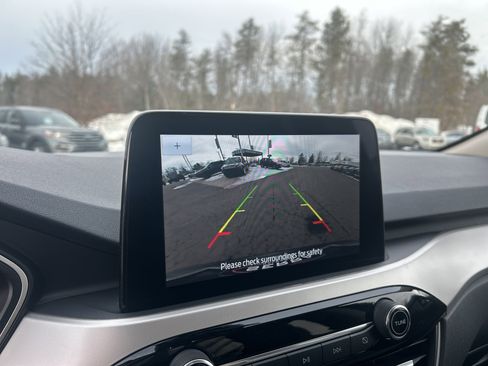 Used 2020 Ford Escape SE image 18