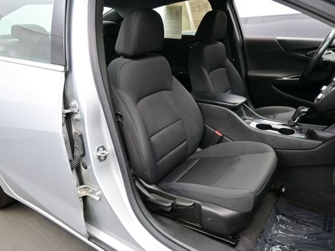 Used 2020 Chevrolet Malibu RS FWD image 14