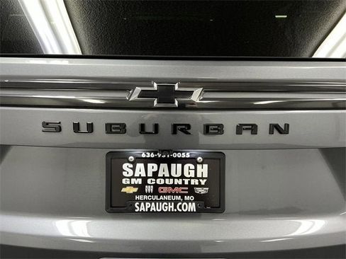 Used 2021 Chevrolet Suburban Z71 w/ Luxury Package image 32