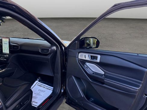 Used 2020 Ford Explorer ST w/ ST Street Pack image 21