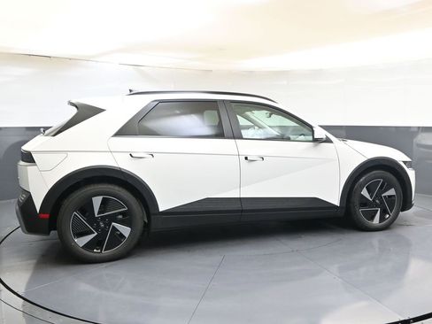 New 2025 Hyundai Ioniq 5 SEL image 6