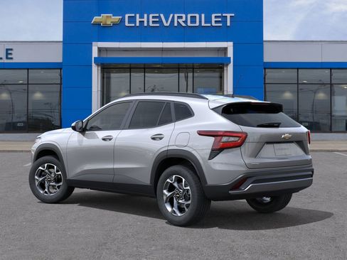 New 2026 Chevrolet Trax LT image 3