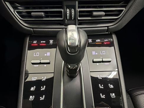 Certified 2024 Porsche Macan S AWD/4WD image 36