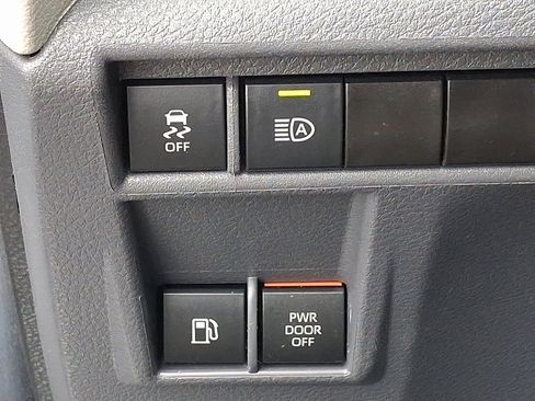 Used 2024 Toyota Sienna LE image 25