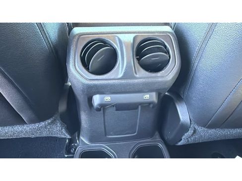 Used 2022 Jeep Wrangler Unlimited Sport AWD/4WD image 33