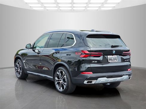 Used 2026 BMW X5 sDrive40i w/ Parking Assistance Package image 4