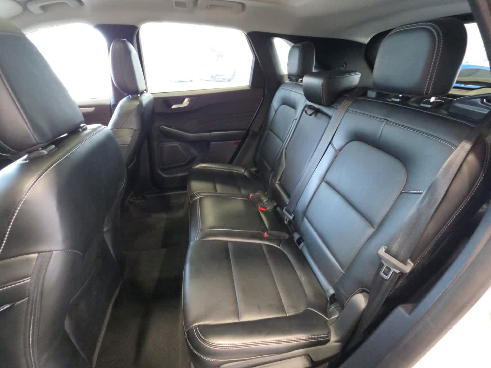 Used 2024 Ford Escape Platinum w/ Class II Trailer Tow Package AWD/4WD image 32