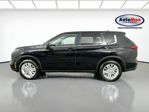 Used 2024 Mitsubishi Outlander ES image 8