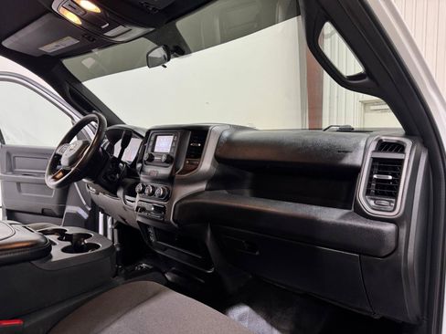 Used 2022 RAM 2500 Tradesman w/ Chrome Appearance Group AWD/4WD image 11