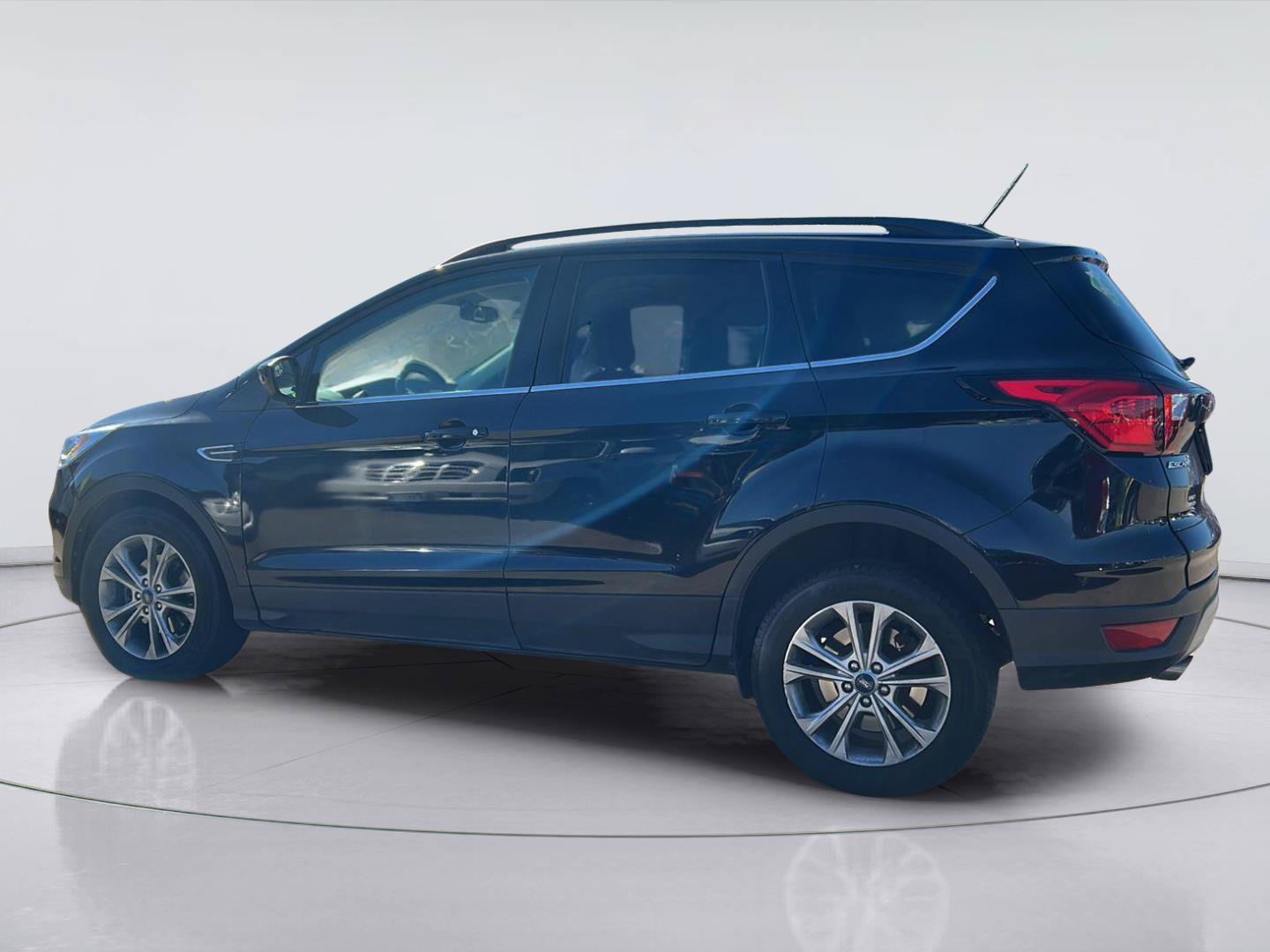 Used 2019 Ford Escape SEL FWD image 6