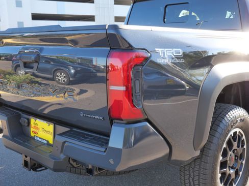 Certified 2026 Toyota Tacoma TRD Off-Road w/ TRD Off Road Premium Package AWD/4WD image 18