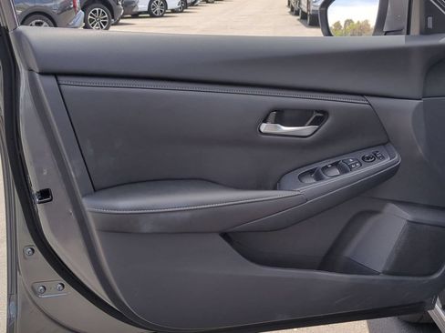 Used 2025 Nissan Sentra SV FWD image 11