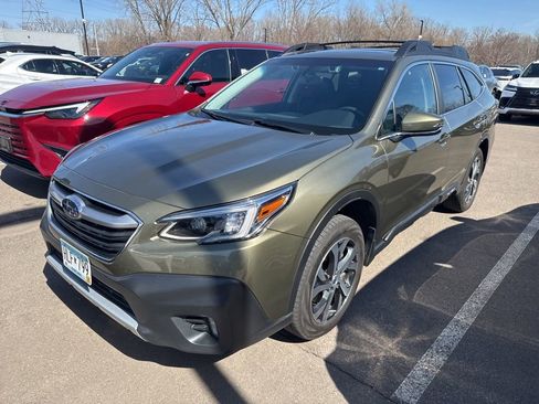 Used 2022 Subaru Outback Limited XT image 4