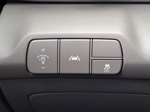 Used 2023 Hyundai Elantra SEL image 28