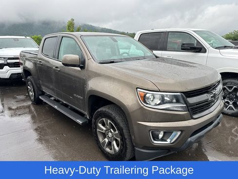 Used 2017 Chevrolet Colorado Z71 AWD/4WD image 2