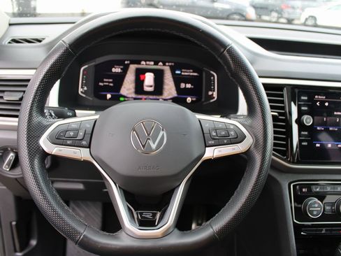 Certified 2022 Volkswagen Atlas SEL R-Line image 12