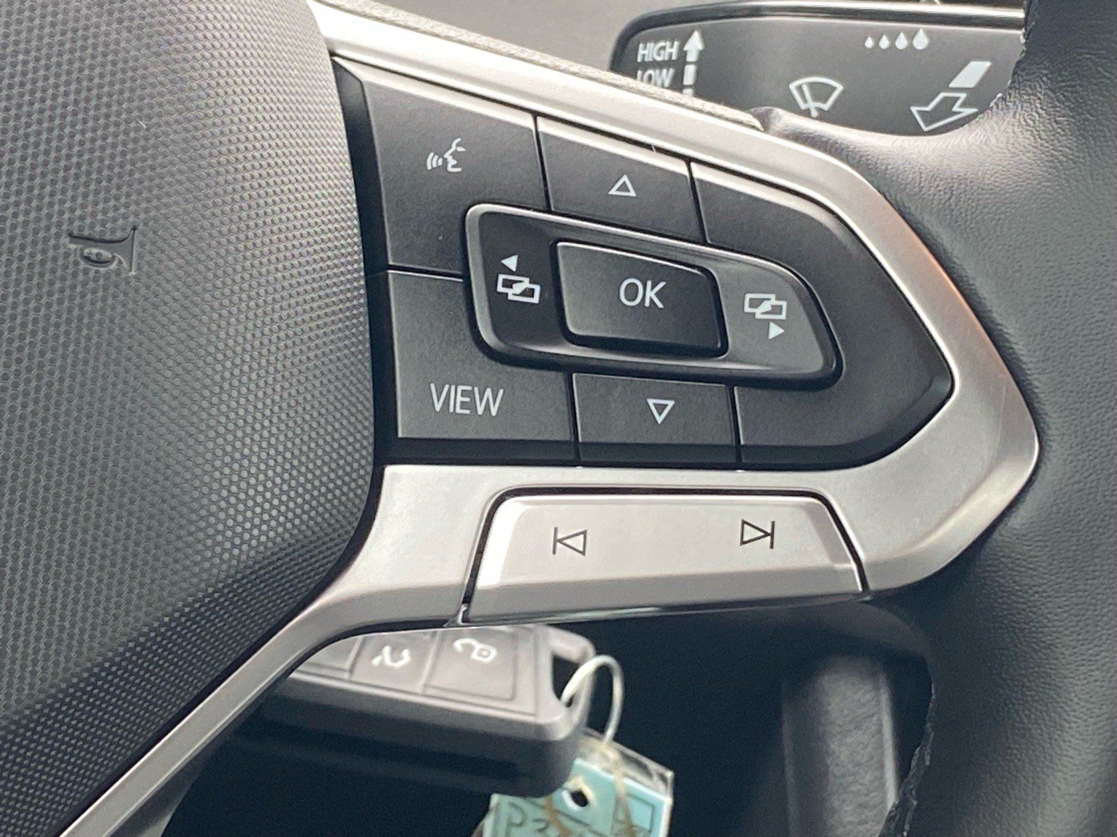 Certified 2025 Volkswagen Jetta Sport FWD image 7