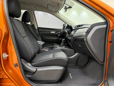 Used 2017 Nissan Rogue SV FWD image 29