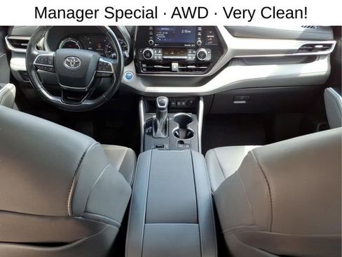 Used 2021 Toyota Highlander XLE AWD/4WD image 21