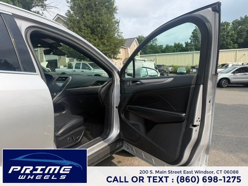 Used 2017 Lincoln MKC Reserve AWD/4WD image 16