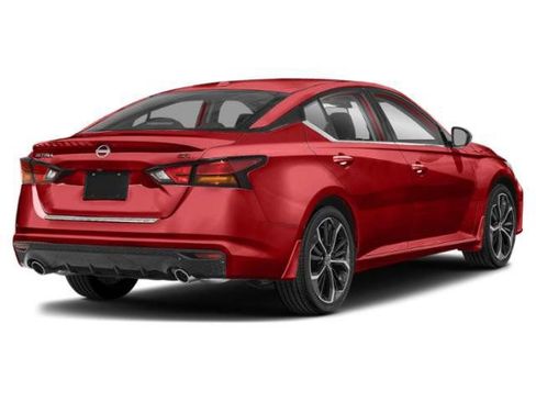 Used 2024 Nissan Altima 2.5 SR w/ SR Premium Package FWD image 2