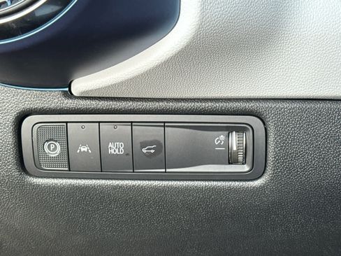 Used 2025 Chevrolet Equinox EV LT image 21