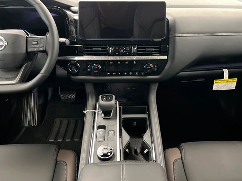 New 2026 Nissan Pathfinder Platinum AWD/4WD image 13