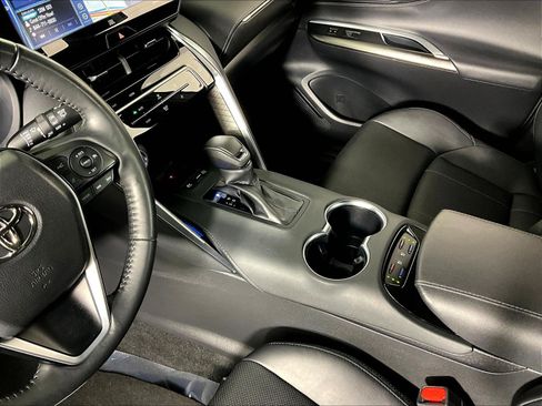 Used 2022 Toyota Venza Limited AWD/4WD image 18