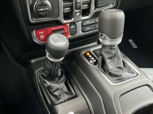 New 2026 Jeep Gladiator Mojave image 16