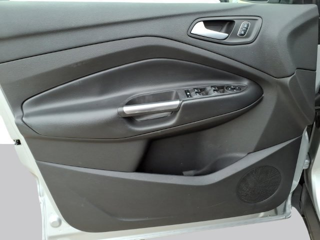 Used 2019 Ford Escape SE FWD image 10
