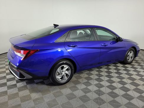 Used 2024 Hyundai Elantra SE FWD image 10