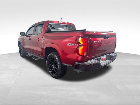 Used 2025 Chevrolet Colorado Z71 w/ Technology Package AWD/4WD image 4