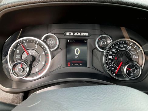 Used 2024 RAM 2500 Tradesman w/ Chrome Appearance Group AWD/4WD image 17