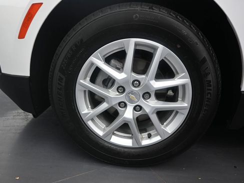 Used 2024 Chevrolet Equinox LS w/ Driver Confidence II Package FWD image 10