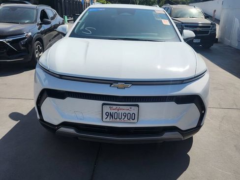 Used 2024 Chevrolet Equinox EV LT FWD image 1