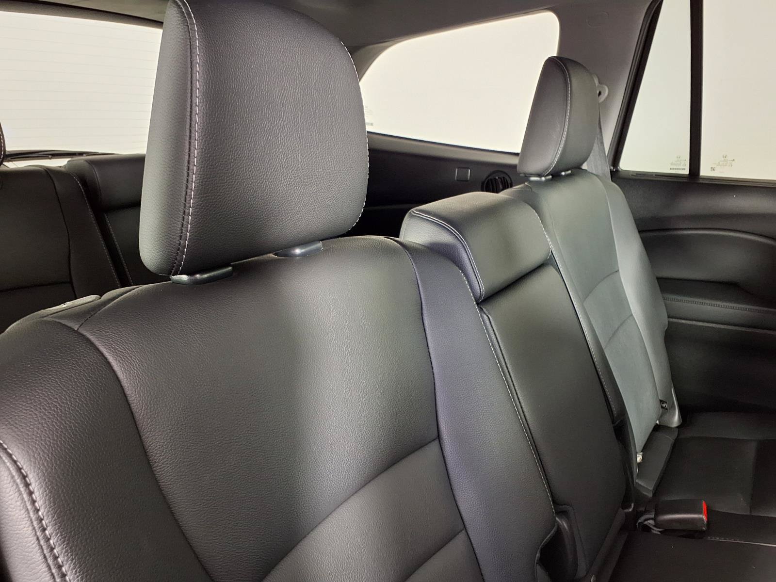 Used 2022 Honda Pilot Touring image 12
